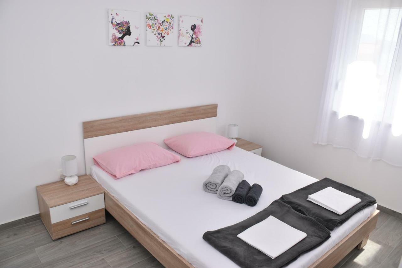Apartments Mino Razanac Luaran gambar